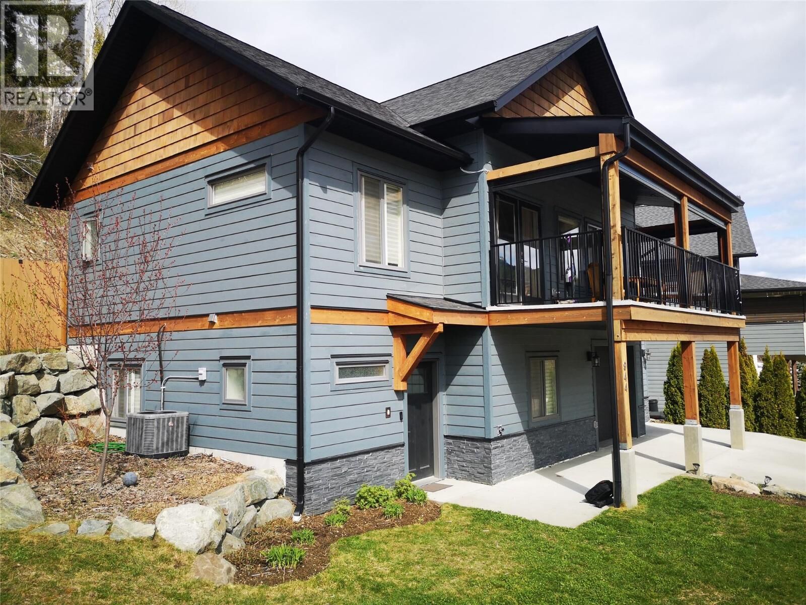 Property Photo: 944 Redstone Drive BC V0G 1Y0