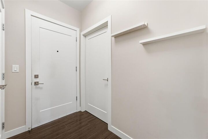 Property Photo: 216 Melrose Avenue West MB R2C 5P9