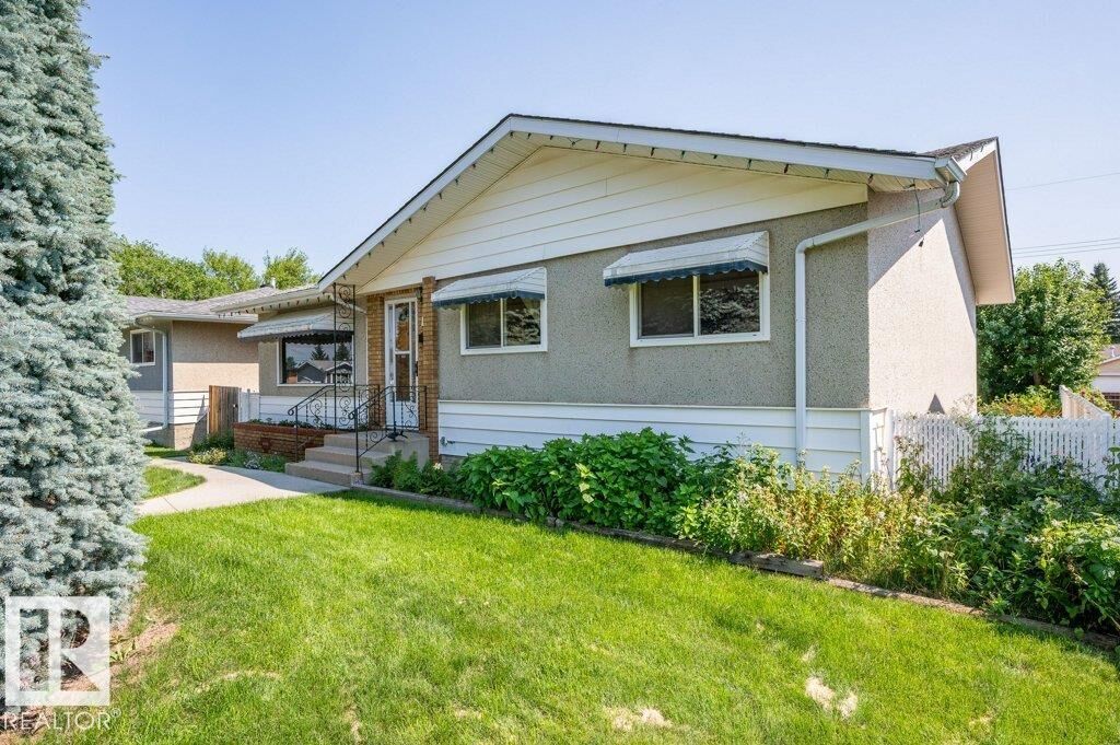 Property Photo: 8507 70 Street NW AB T6B 1W6