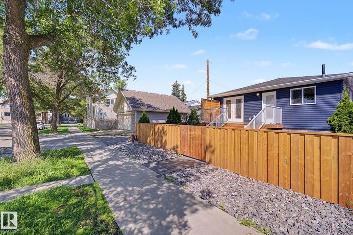 Property Photo:  10570 66 Avenue NW  AB T6H 1X4 