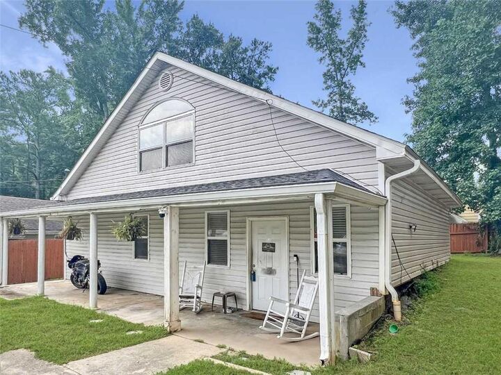 Property Photo:  4004 Campbellton Road SW  GA 30331 
