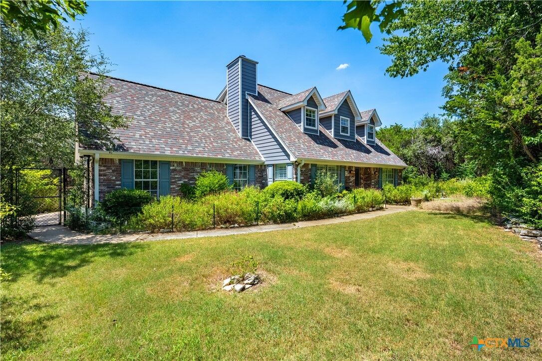 Property Photo: 10302 Rocking H Road TX 76571