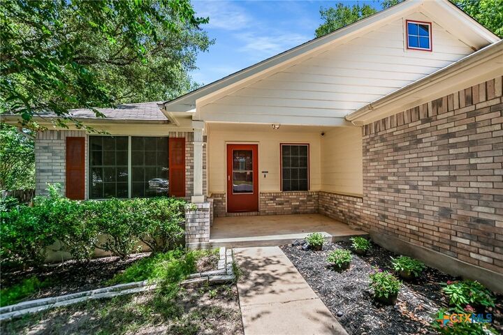 Property Photo:  413 Patton Cove  TX 78602 