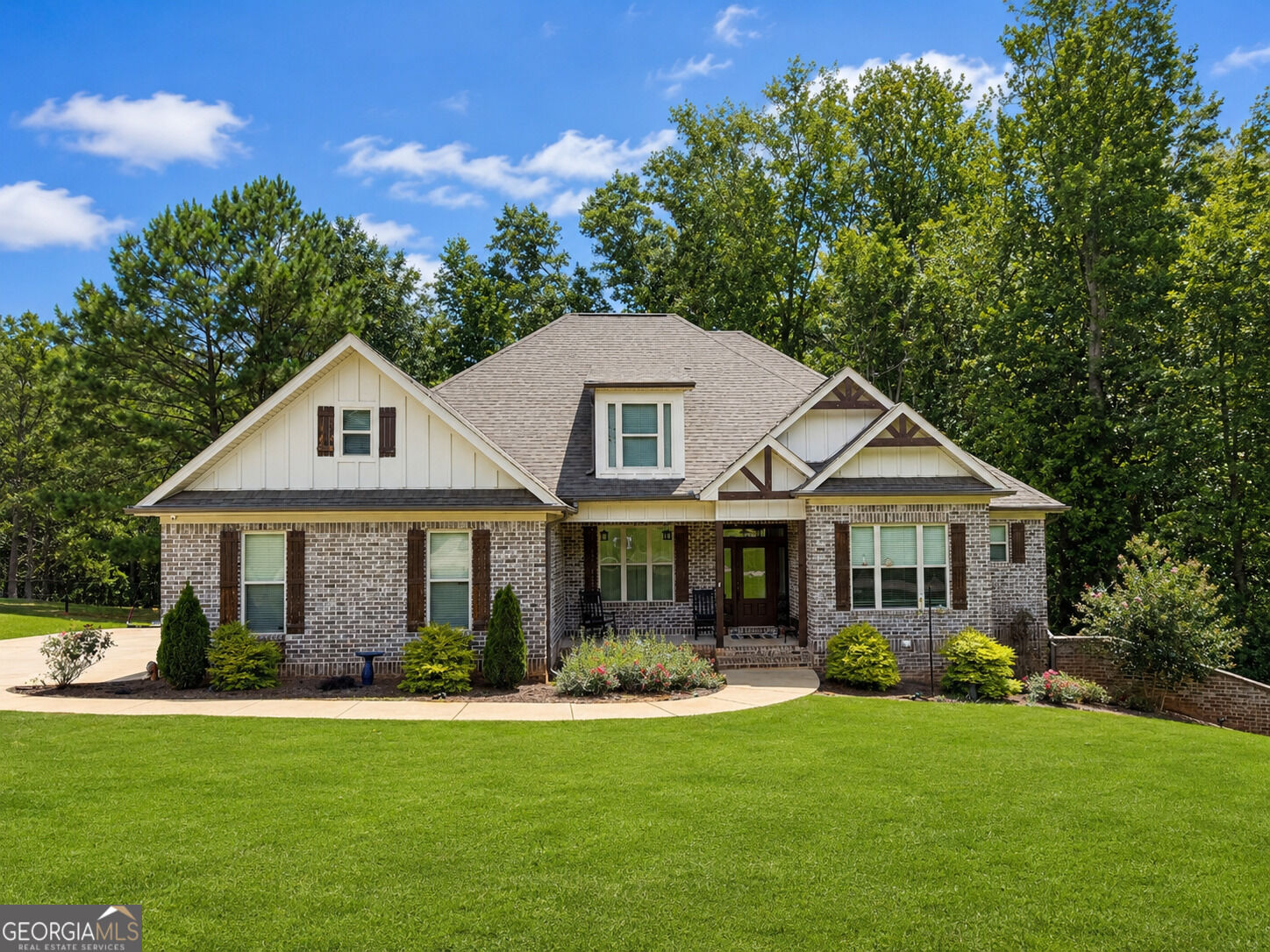 Property Photo:  450 Ashley Glen Drive  GA 30292 