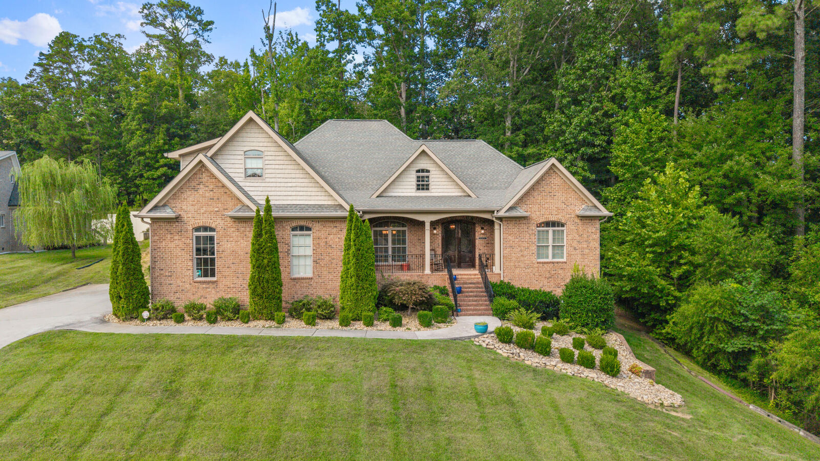 Property Photo: 704 Pembridge Circle NW TN 37312