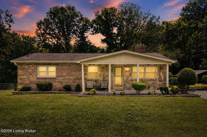 Property Photo:  1193 Castlerock Dr  KY 40165 