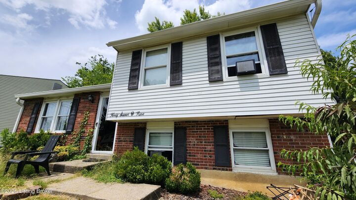 Property Photo:  4709 Aledo Ct  KY 40229 