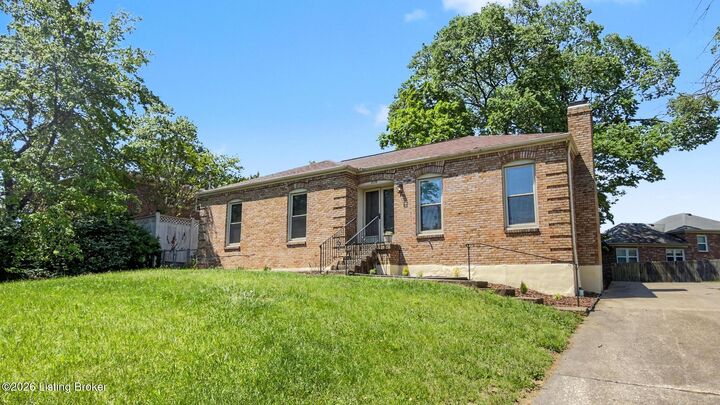 Property Photo: 3318 Hunsinger Ln KY 40220