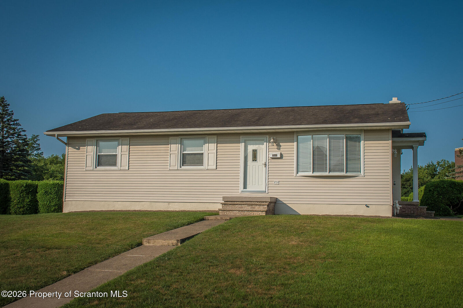 Property Photo:  1003 Willow Street  PA 18452 