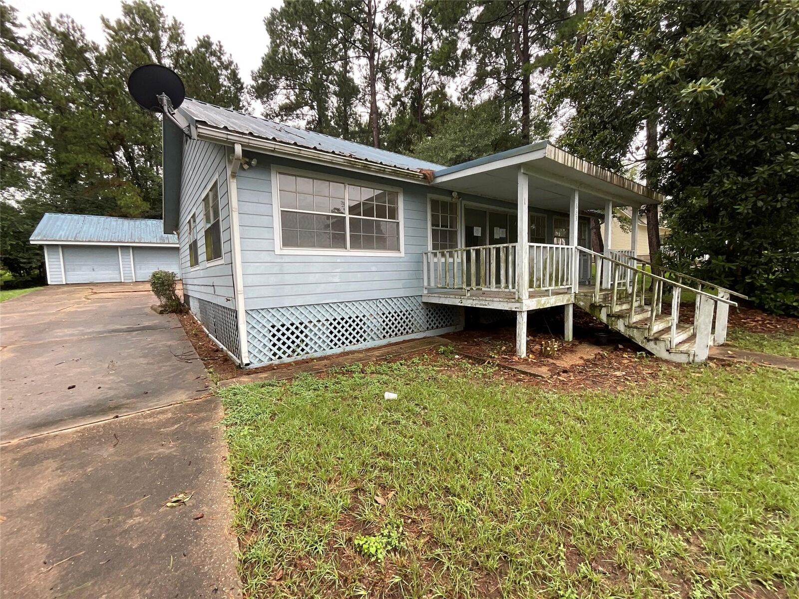 Property Photo: 623 Apollo Drive TX 77351