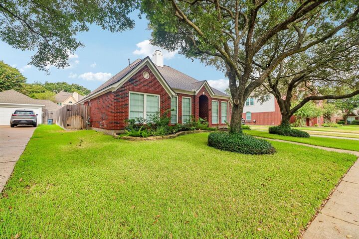 Property Photo:  1906 Dawn Hollow Lane  TX 77494 