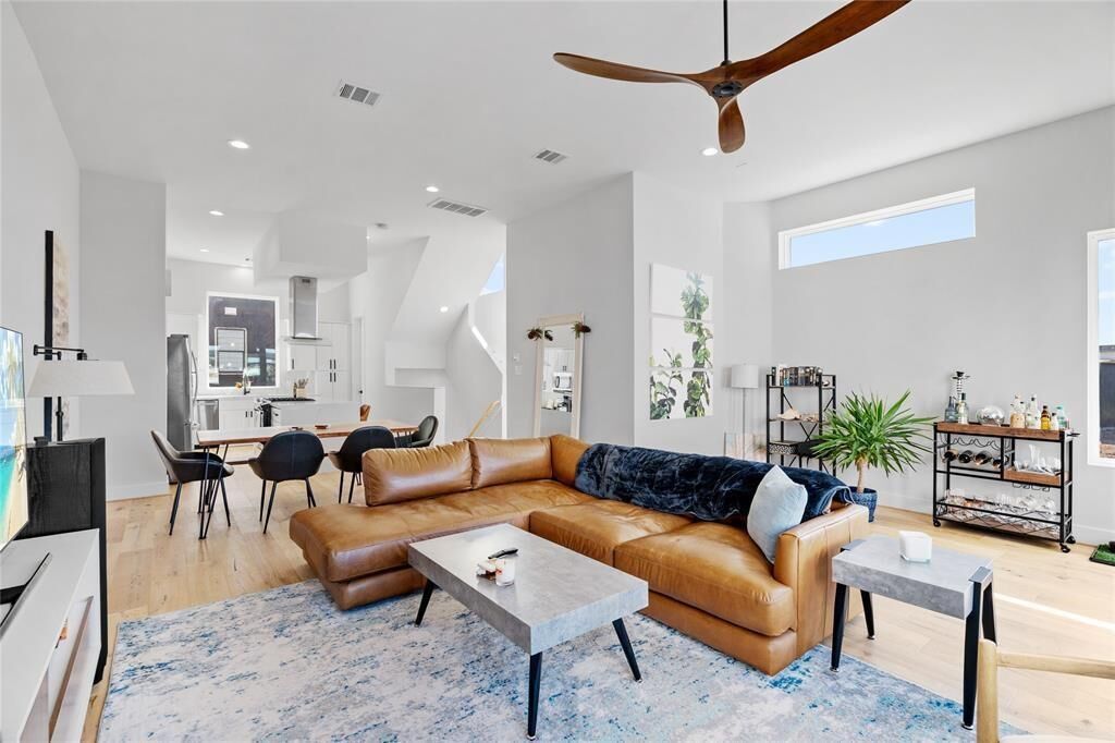 Property Photo: 1817 Elite Drive TX 77003