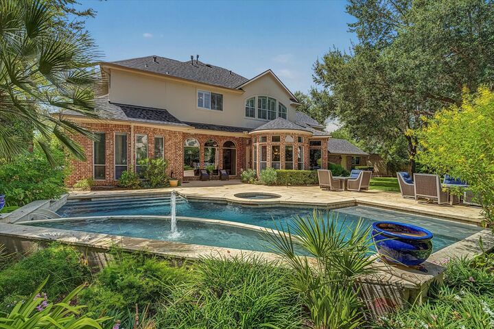 Property Photo: 1811 Oak Shadow Court TX 77479