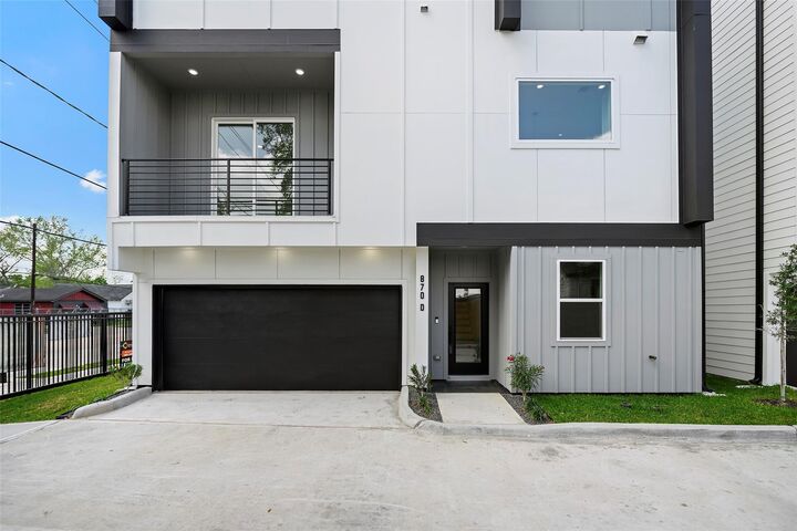 Property Photo:  870 W Little York Road C  TX 77091 