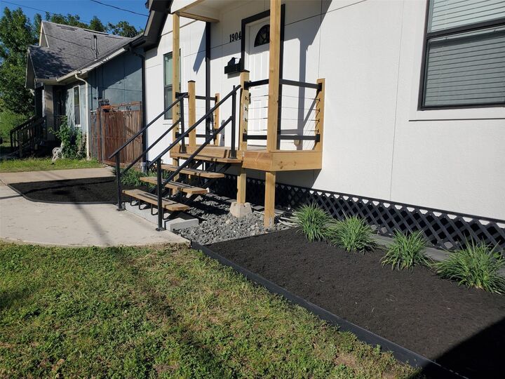 Property Photo:  1904 Davis Street  TX 77026 