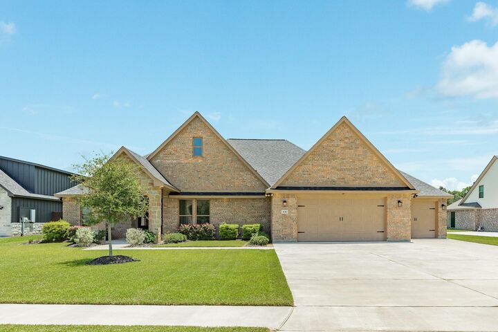 Property Photo:  838 Oak Ridge Drive  TX 77515 