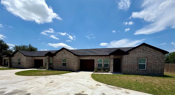 Property Photo:  9508 Quaker Court  TX 77583 