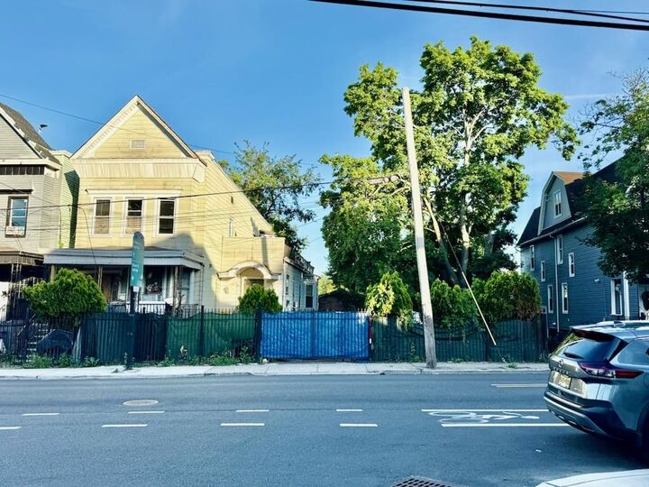 Property Photo:  546 Garfield Ave  NJ 07304 