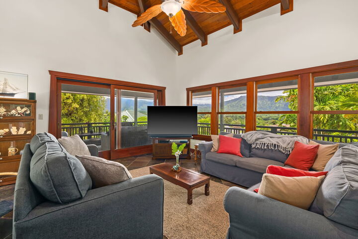 Property Photo: 1328 Ihona Pl HI 96746
