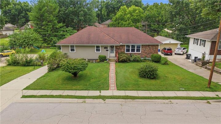Property Photo:  17907 E Redwood Drive  MO 64056 