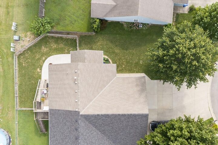 Property Photo:  2035 Rock Creek Court  KS 66086 