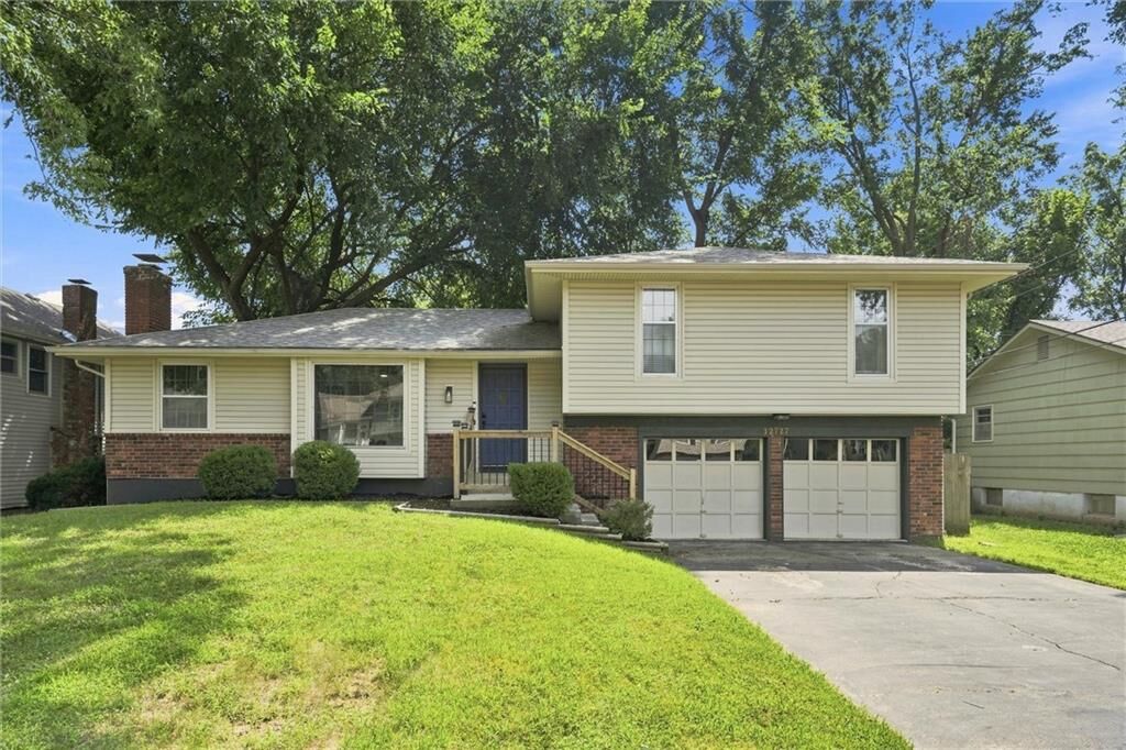 Property Photo: 12727 W 100th Street KS 66215