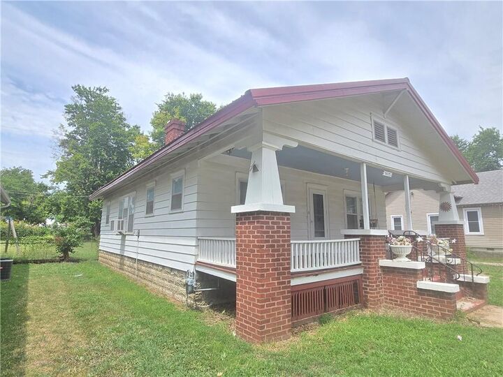 Property Photo: 1417 N 8th Street KS 67301