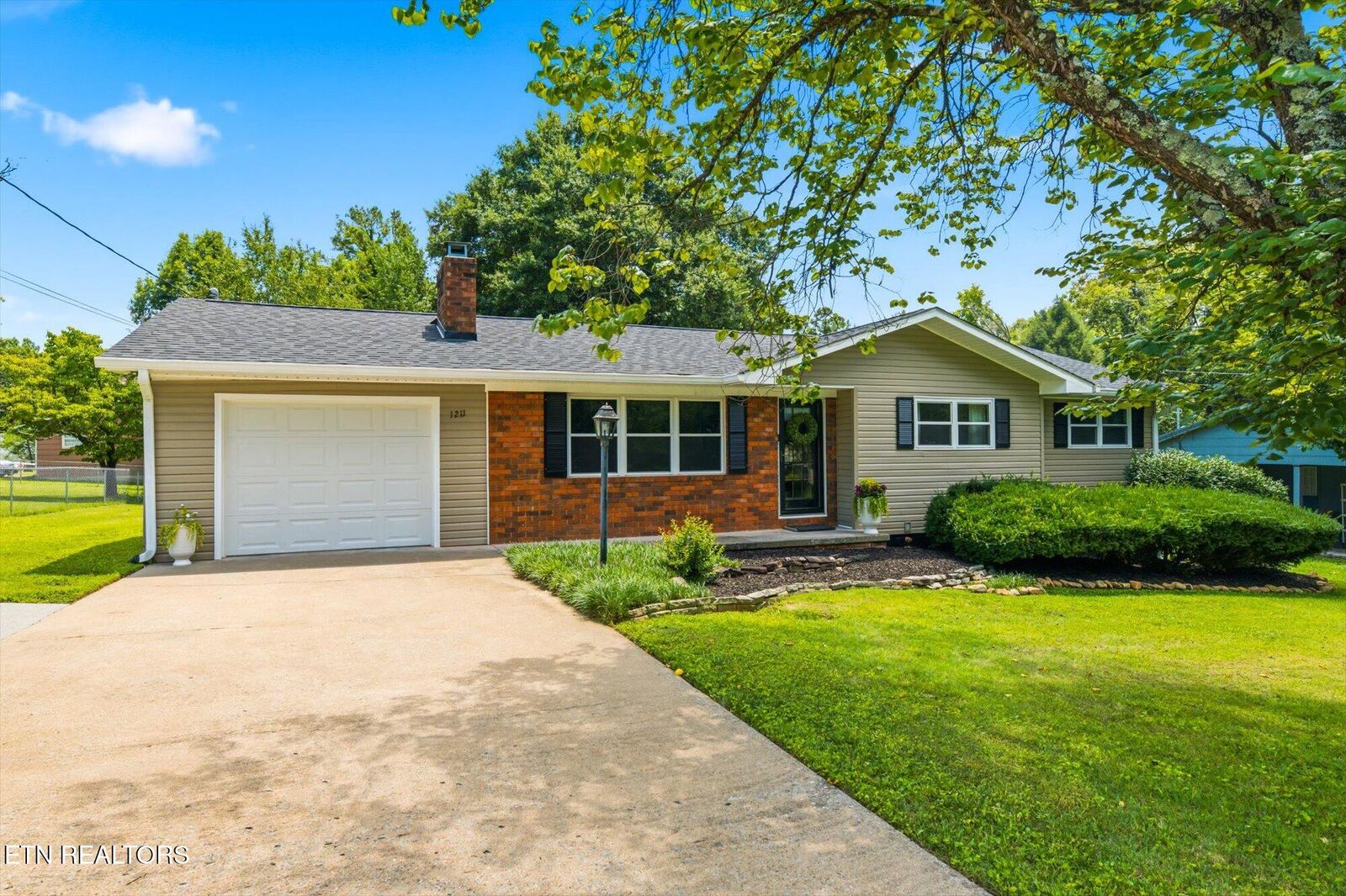 Property Photo: 1211 Tellico Ave TN 37303
