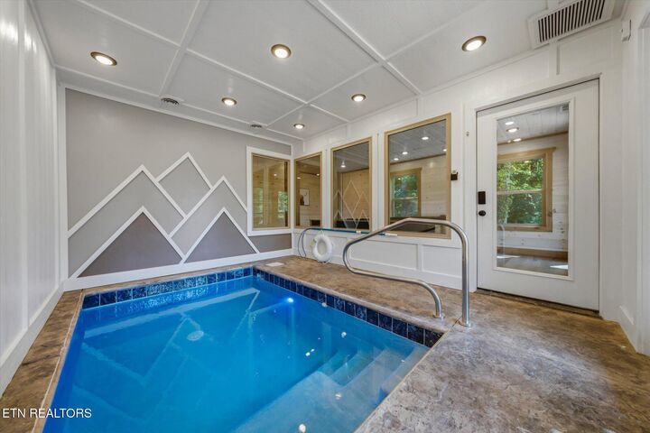 Property Photo: 626 Jess Field Rd TN 37738