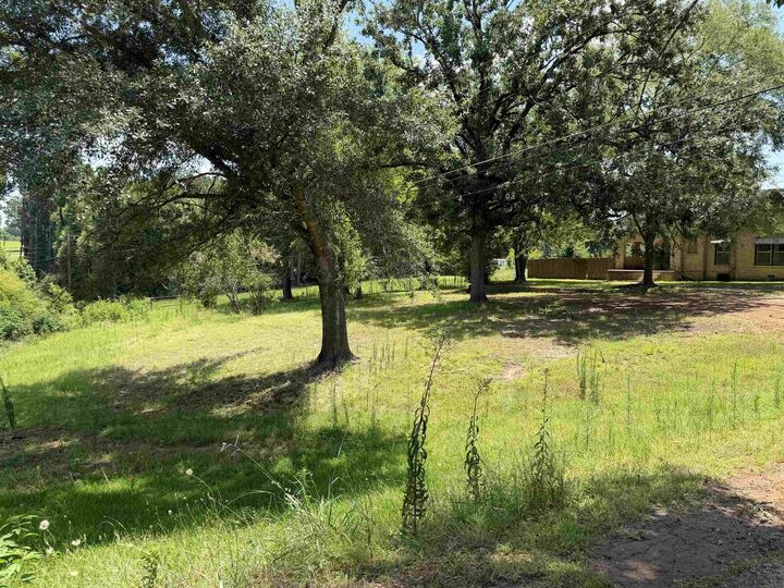 Property Photo:  19346 E US Highway 79  TX 75766 