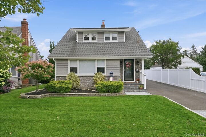 Property Photo:  12 S Bay Avenue  NY 11701 