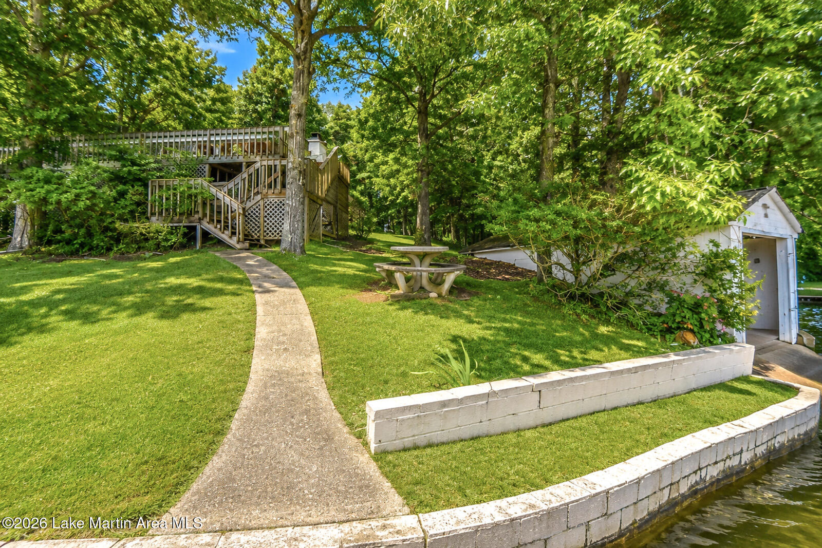 Property Photo: 50 Kingswood Cir AL 36853