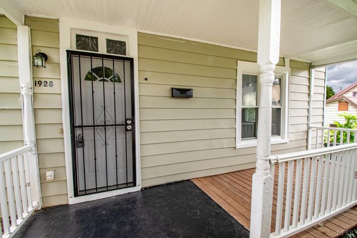 Property Photo: 1928 Cherry Street VA 24504