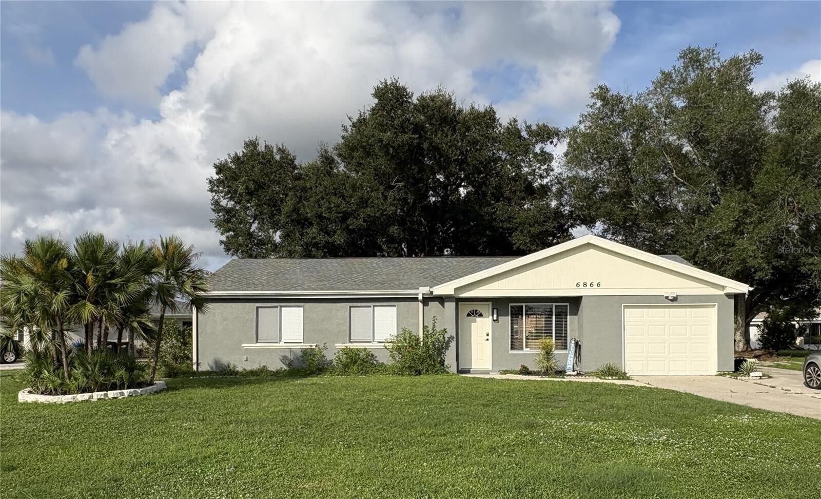 Property Photo: 6866 Kappa Place FL 34287