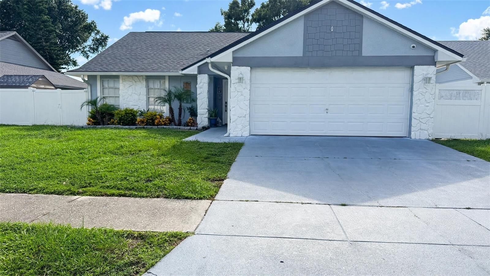 Property Photo:  7102 Hollowell Drive  FL 33634 