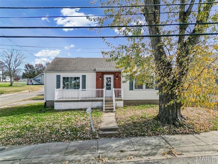 Property Photo: 113 7th Street MO 63601