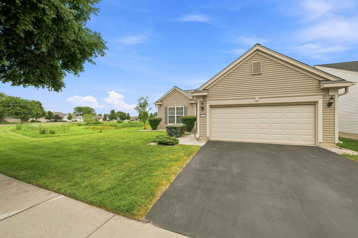 Property Photo:  12231 Russet Lane  IL 60142 