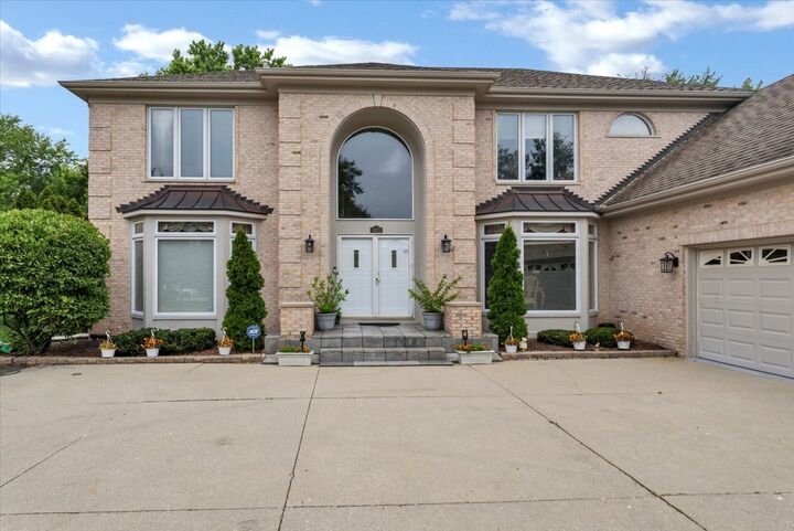 Property Photo: 1922 Deercrest Lane IL 60062