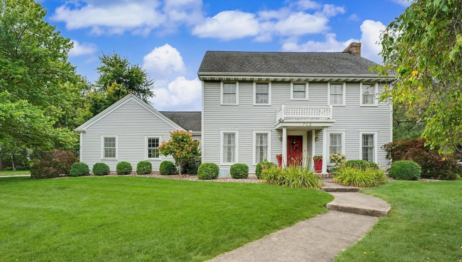 Property Photo: 702 Cambridge Drive IL 60957
