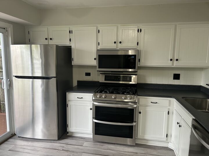 Property Photo:  1804 De Forest Lane  IL 60133 
