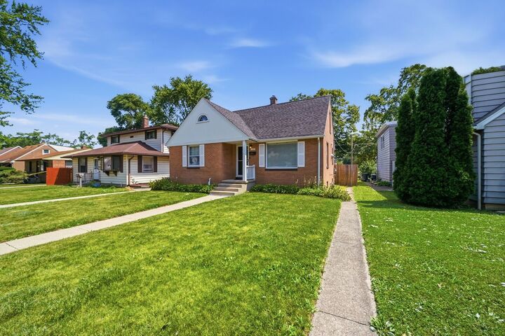 Property Photo: 1009 Leith Avenue IL 60085