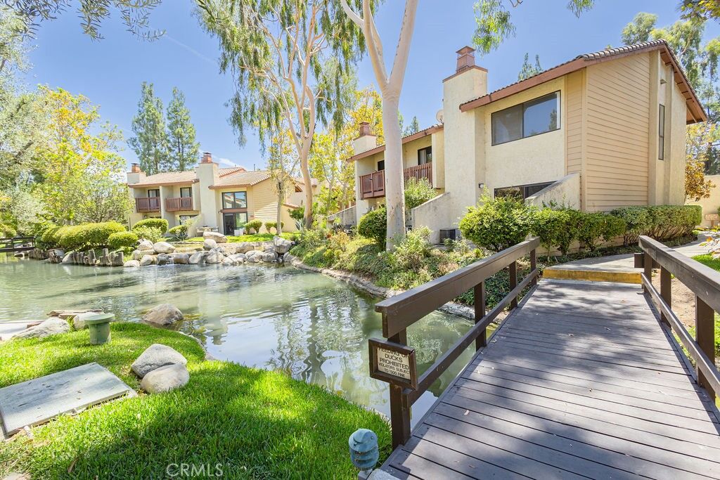 Property Photo: 5720 Owensmouth Avenue 131 CA 91367