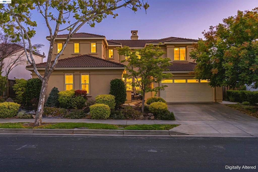 Property Photo:  5811 Cattleya Dr  CA 94582 
