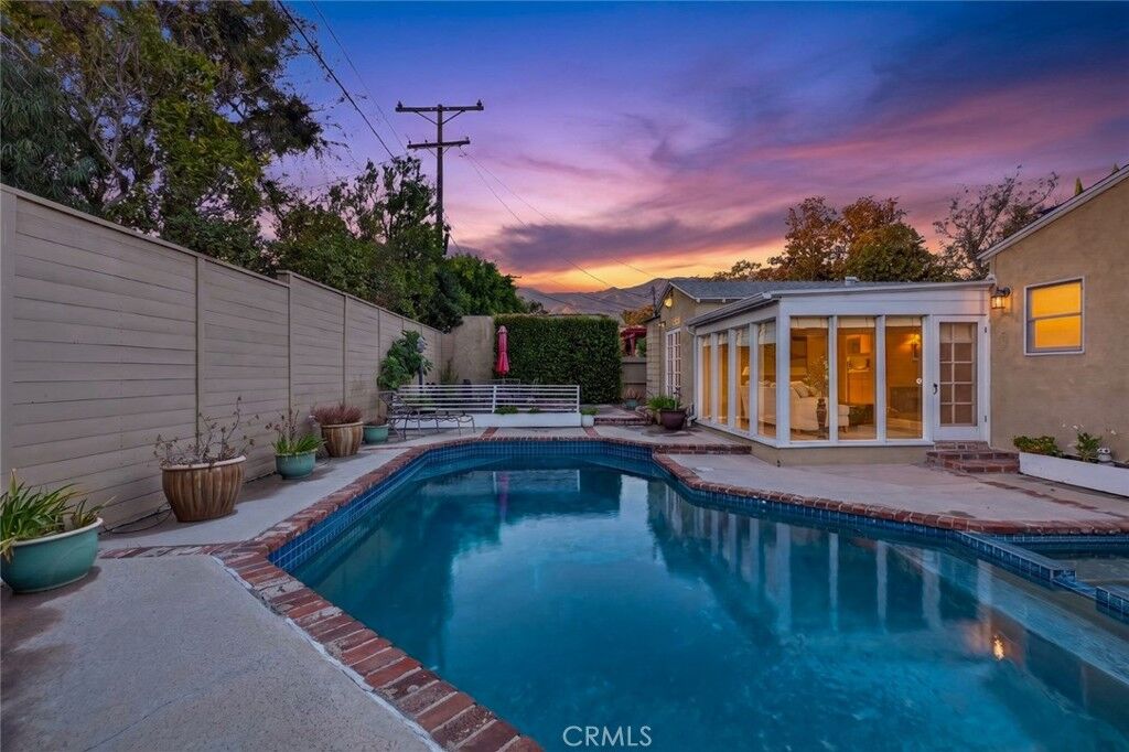 Property Photo: 1321 Graynold CA 91202