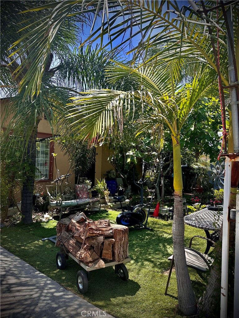 Property Photo: 428 Los Angeles CA 91016