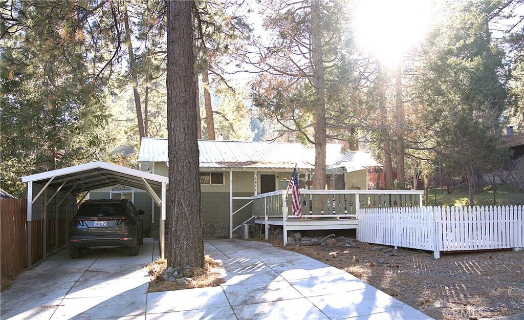 Property Photo:  1671 Twin Lakes  CA 92397 