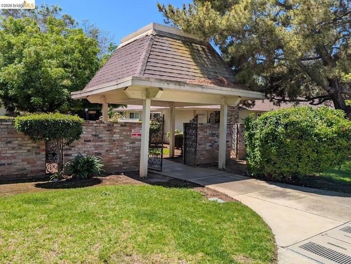 Property Photo:  4260 Clayton Rd 46  CA 94521 