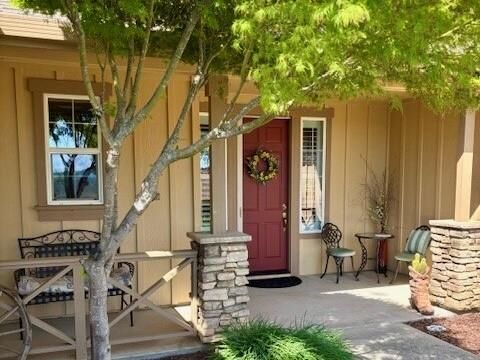 Property Photo: 182 Bridlewood Lane CA 95228