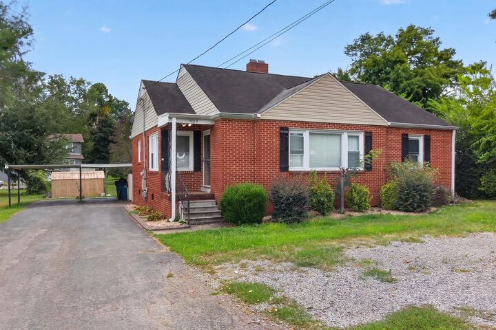 Property Photo:  1108 S Brittain St  TN 37160 