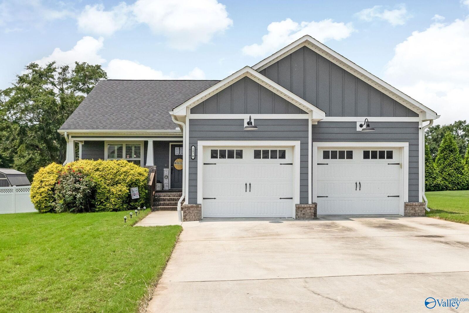 Property Photo: 1870 Fox Meadow Trail AL 35055